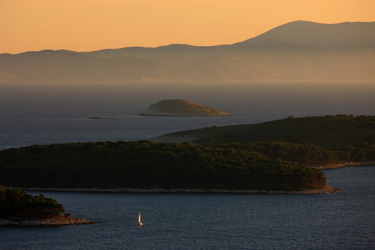 hvar bay